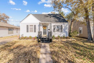 135 E Kirwin Ave, Salina, KS 67401 - photo 2