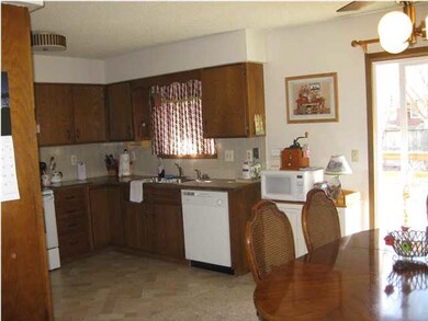 Sliding Glass Door from Kitchen/Dining area, Opens
