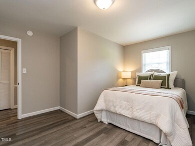 019-1280x960-primary-bedroom