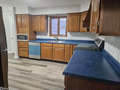 417 N 15th St, Clarinda, IA 51632 - photo 5