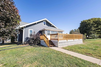 1505 W Fairplay St, Hazel Green, WI 53811 - photo 2