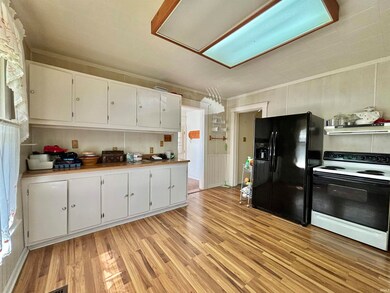 250 7th St NE, Linton, IN 47441 - photo 5