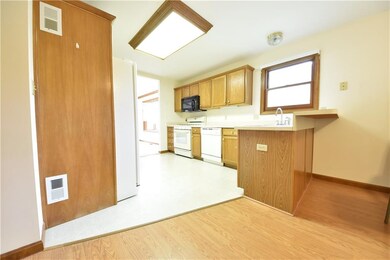 3186 Martha Ct, Columbus, IN 47203 - photo 7