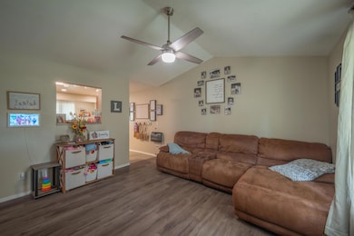 603 S Spring St, Grove, OK 74344 - photo 4