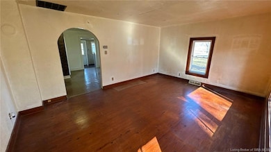 1076 S Indiana Ave, Sellersburg, IN 47172 - photo 4