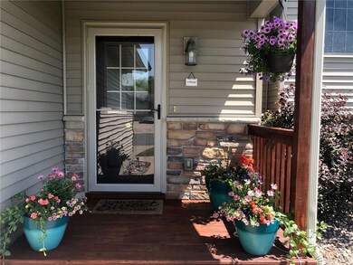 Nice covered front porch!