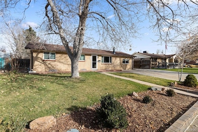 642 S Racine St, Aurora, CO 80012 - photo 2