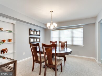 12835 Point Pleasant Dr, Fairfax, VA 22033 - photo 7