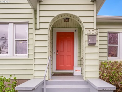 1306 N Russet St, Portland, OR 97217 - photo 3