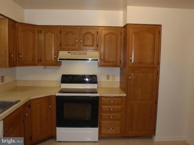 903 Farley Ct SE, Vienna, VA 22180 - photo 5