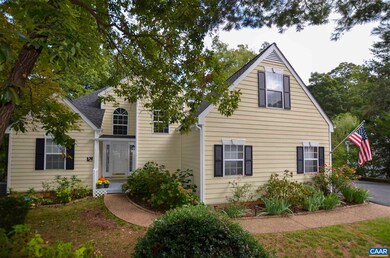 202 Blackthorn Ln, Charlottesville, VA 22902 - photo 4