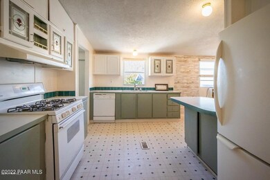 880 W Rolling Hills Rd, Paulden, AZ 86334 - photo 6