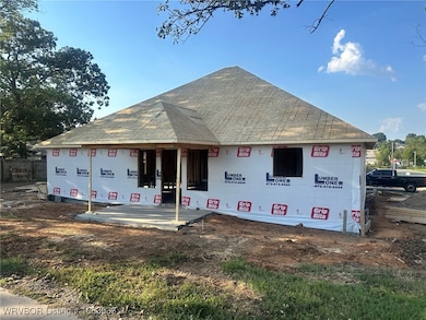 1129 Hunters Point Ct, Barling, AR 72923 - photo 2