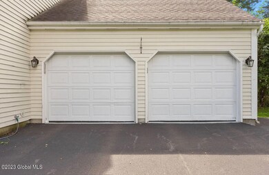 21 Greyledge Dr, Albany, NY 12211 - photo 4