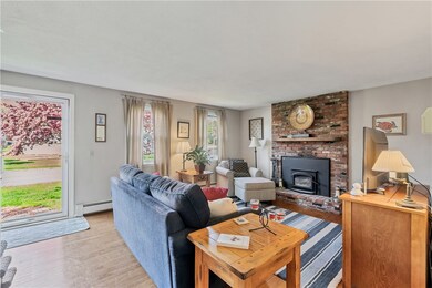 319 Ray Ave, Woonsocket, RI 02895 - photo 4