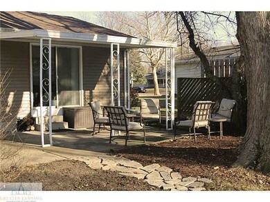 2810 Sunderland Rd, Lansing, MI 48911 - photo 3