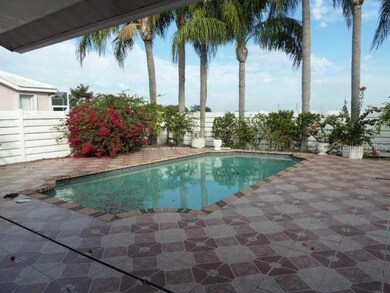 Swimming Pool/Hot Tub/Sauna