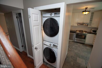 9617 Nonquitt Dr, Fairfax, VA 22031 - photo 7