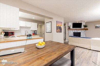 07-Dining Room 20221103-DW-6921-Edit