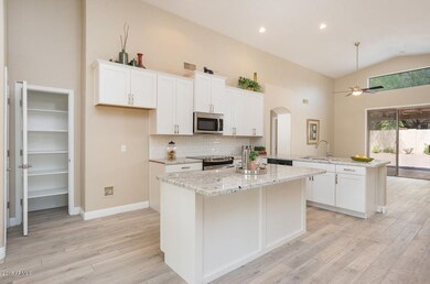 07- Kitchen