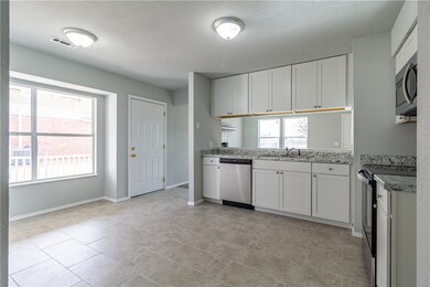 Kitchen/Dining Area