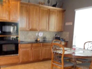 KITCHEN DINING AREA