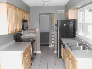 1220 Fairlane Dr, Bettendorf, IA 52722 - photo 5