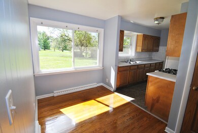 149 Lake Shore Dr, Carpentersville, IL 60110 - photo 7