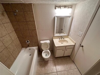 638 Bellaire Dr unit B, Hurst, TX 76053 - photo 5