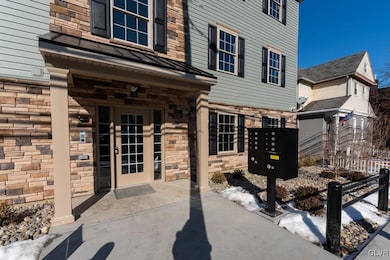 1275 E 4th St unit 201, Bethlehem, PA 18015 - photo 2