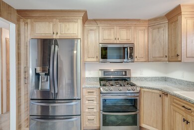 40 Charles St, Georgetown, MA 01833 - photo 3