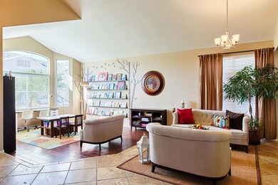 1012 E Mountain Sage Dr-5