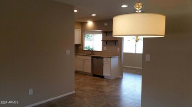 10929 W Santa fe Dr, Sun City, AZ 85351 - photo 6