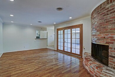 10022 Wickersham Ln, Houston, TX 77042 - photo 3