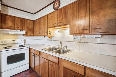 8-web-or-mls-2681-minerva-ave