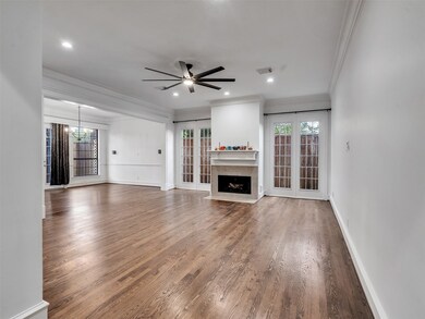 2525 Nantucket Dr unit 8, Houston, TX 77057 - photo 5