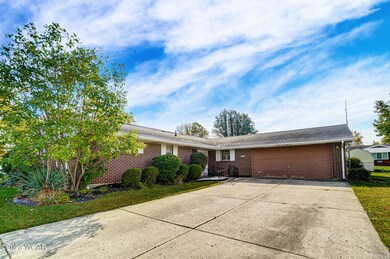 003_2425 Sherwood Dr