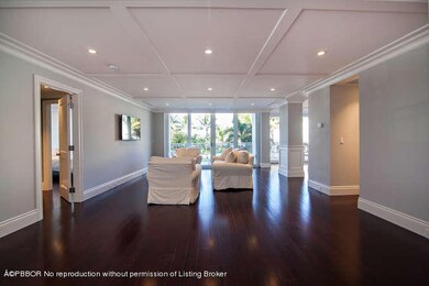100 Royal Palm Way Palm Beach-small-006-