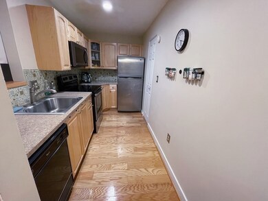 Crescent Park Condominiums unit 608, Woburn, MA 01801 - photo 2