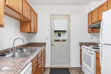 35-Kitchen Middle Unit