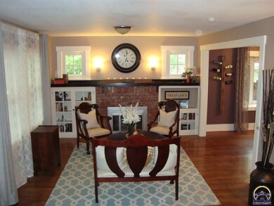 639 SW Webster Ave, Topeka, KS 66606 - photo 2