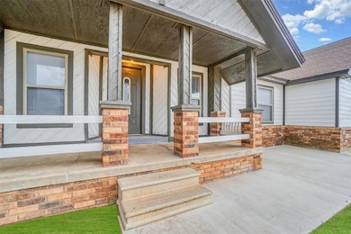 215 S 10th St, Thomas, OK 73669 - photo 3