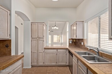 871 N Los Feliz Dr, Chandler, AZ 85226 - photo 3