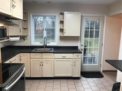 110 Kendon Dr, Easton, PA 18045 - photo 5