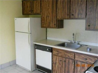 175 Willard St unit 4, Lowell, MA 01850 - photo 4