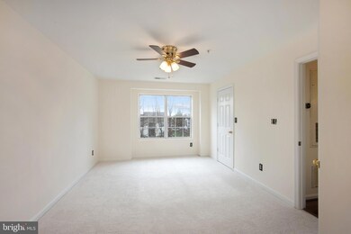 11005 Kinship Ct unit 302, Manassas, VA 20109 - photo 7
