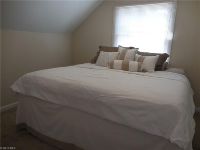 NAUTRAL LIGHT! NEUTRAL DECOR!