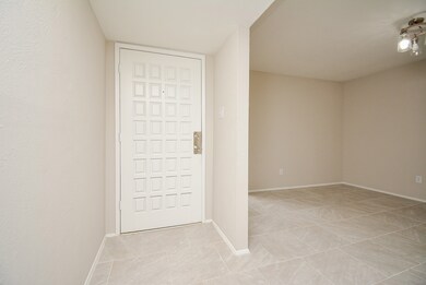 6002 Irish Hill Dr, Houston, TX 77053 - photo 5