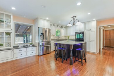 Kitchen & Dining Area