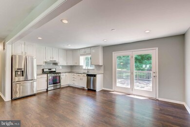 1011 Courtland Dr, Sykesville, MD 21784 - photo 7